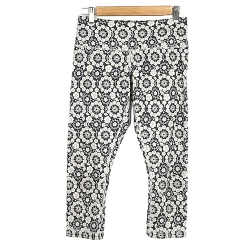 Lululemon Twiggy Floral Nimbus Crop Leggings Cream Taupe 20" Inseam Size  6